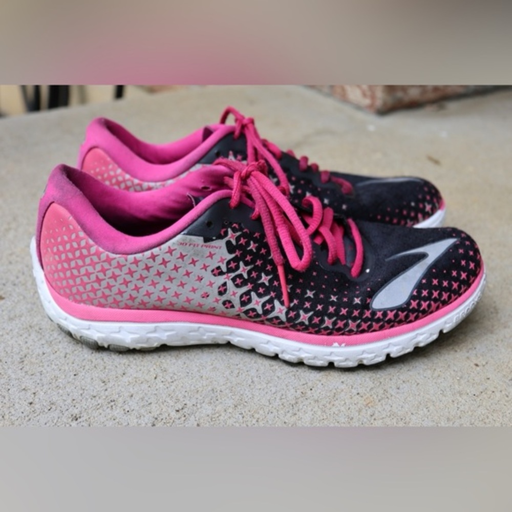 Brooks pureflow 5 women’s size 10.5‎ trail running shoe black/pink